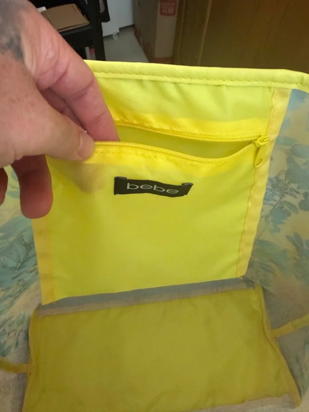 Bebe Limited Edition Spring Garden Beach Tote Bag With Floral Design Yellow Hand